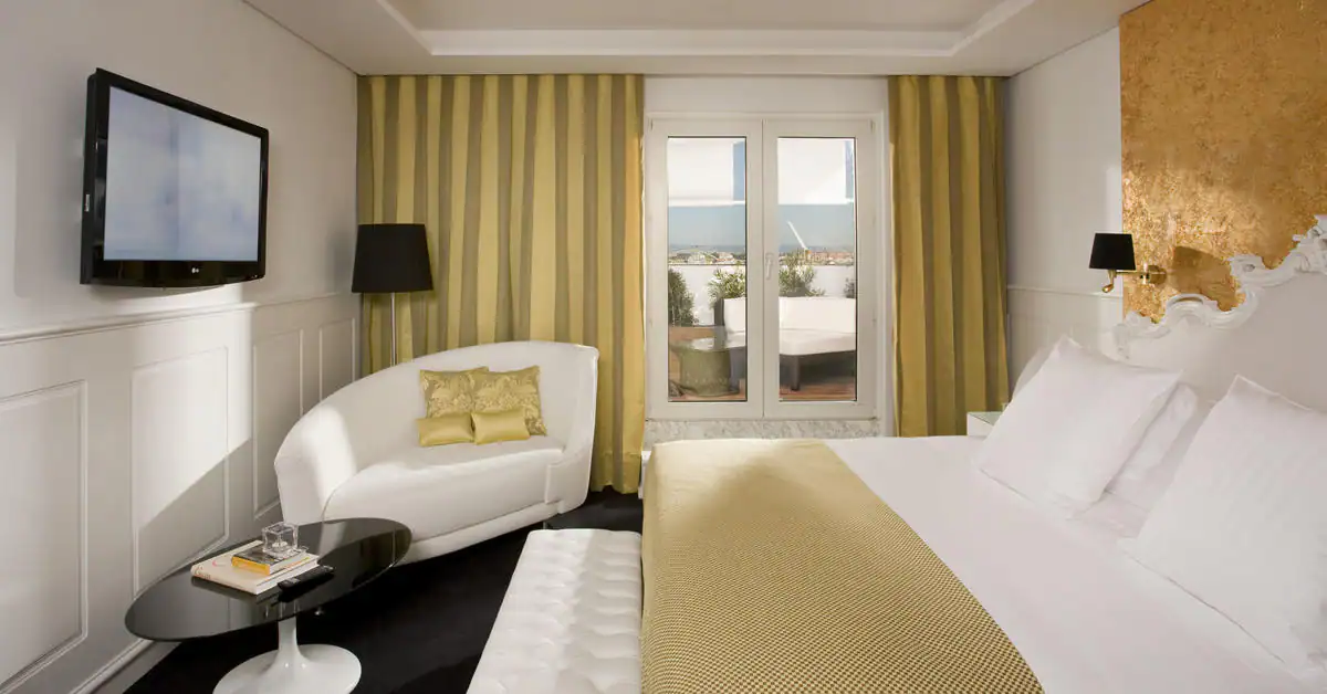Presidential Penthouse Suite RedLevel