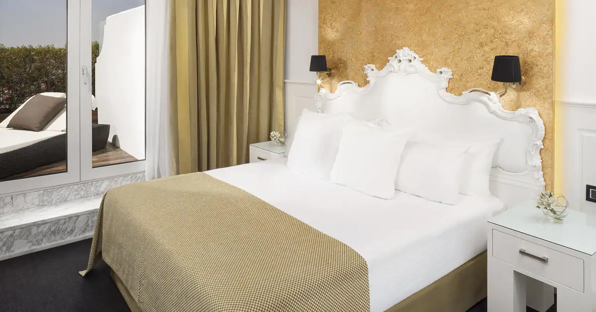 Penthouse Suite RedLevel