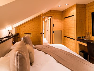 3-Bedroom Promenade Suite