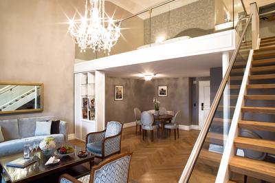 Deluxe Duplex Suite