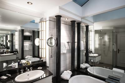 Deluxe Duplex Suite