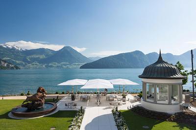 Lakeside Terrace