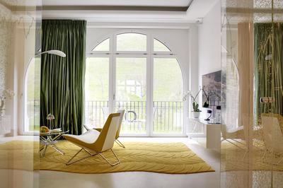 Deluxe Suite with Mountain View