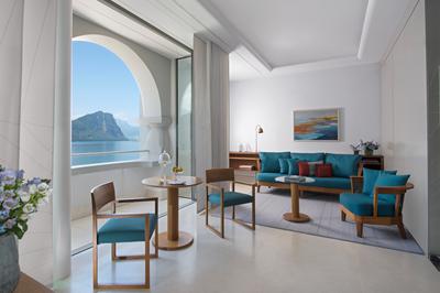Junior Suite Deluxe with Lake View