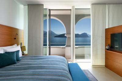 Junior Suite Deluxe with Lake View