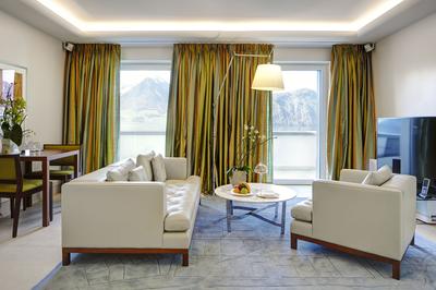 Suite with Lake View