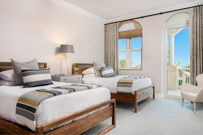Estate Four Bedroom Residence & Estate Four Bedroom Level Pool Residence