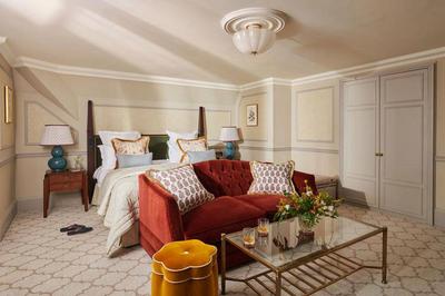 Manor Room