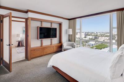 One King & One Queen Bed