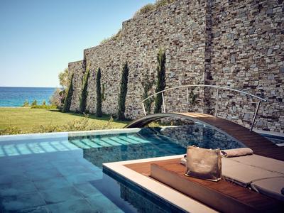 Royal Grand Suite Sea View Private Pool