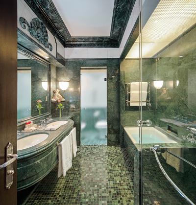 Grand Deluxe Room