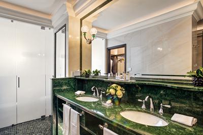 Grand Deluxe Room