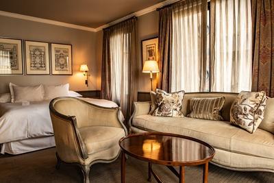 Singular Room