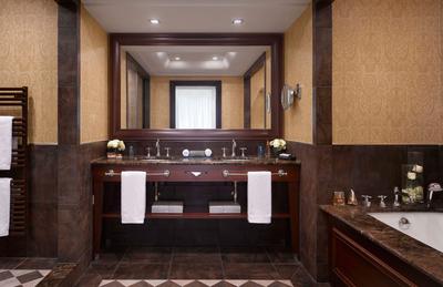 Suite Bathroom