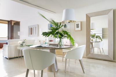 RedLevel Royal Suite
