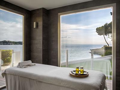 Spa By Clarins