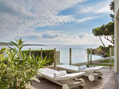 Spa By Clarins