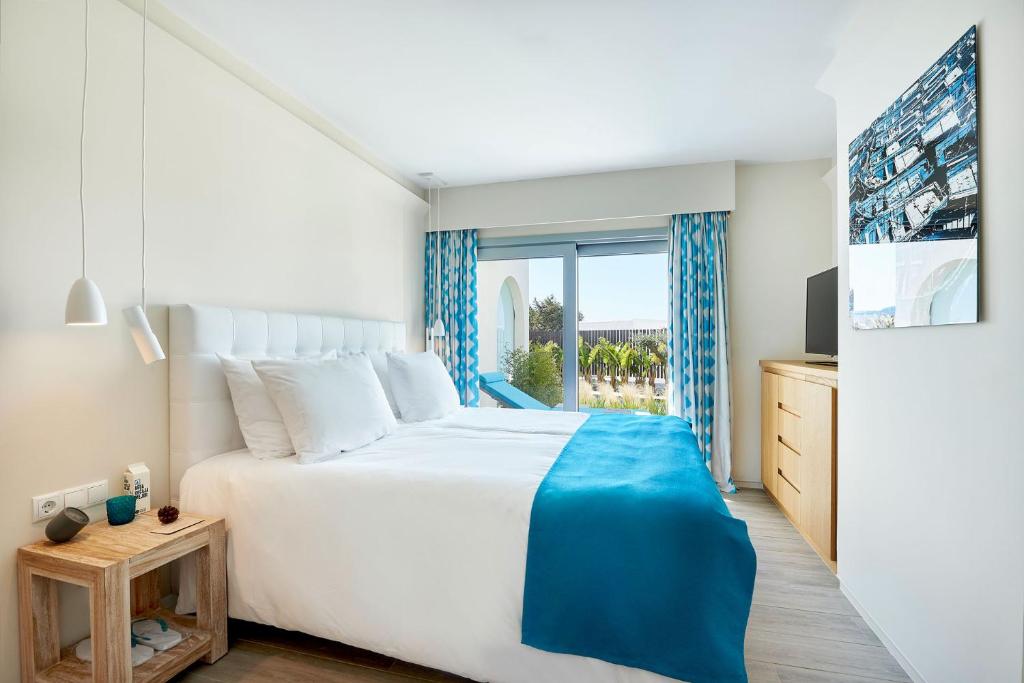 Laguna Suite Swim Up