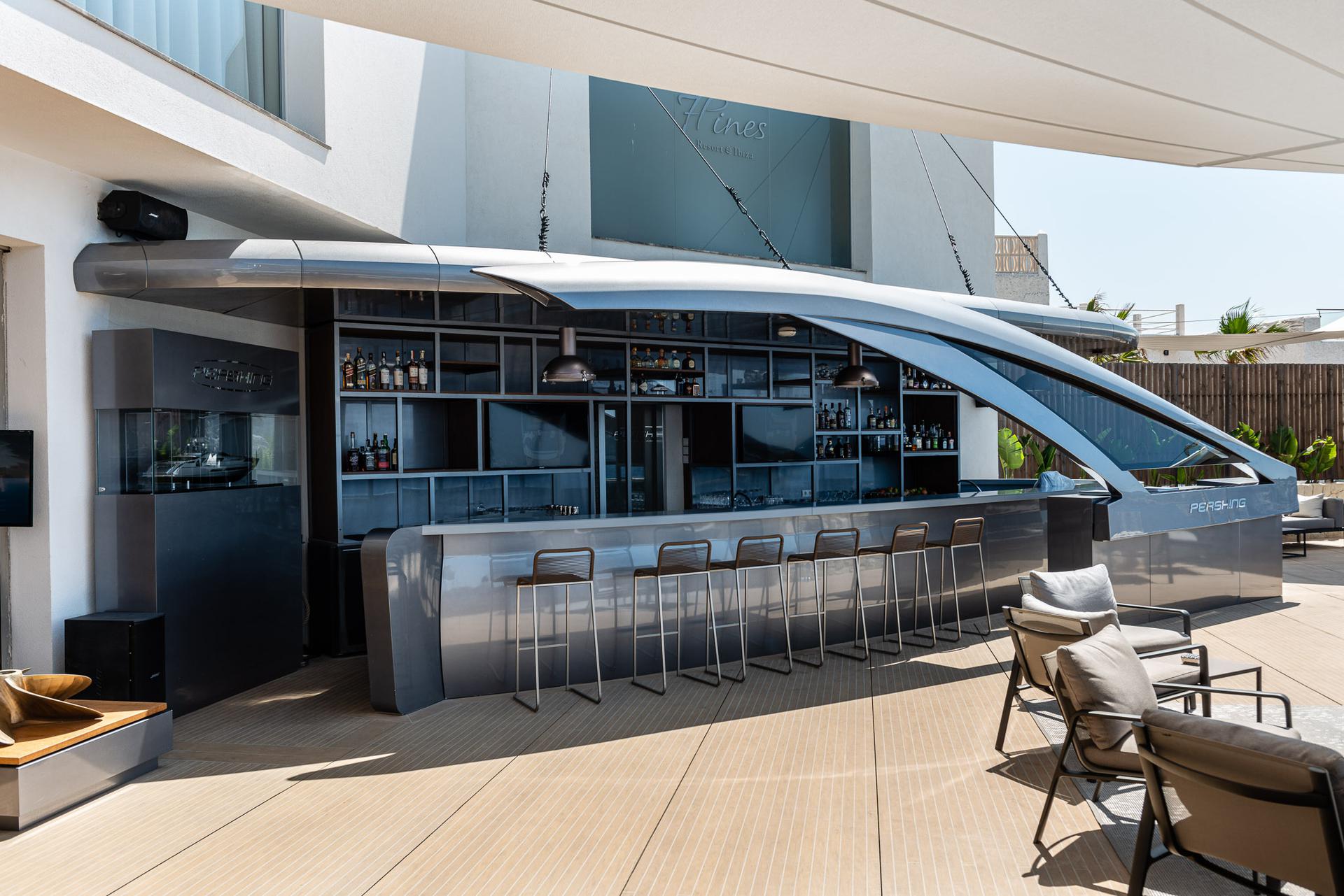 Pershing Yacht Terrace