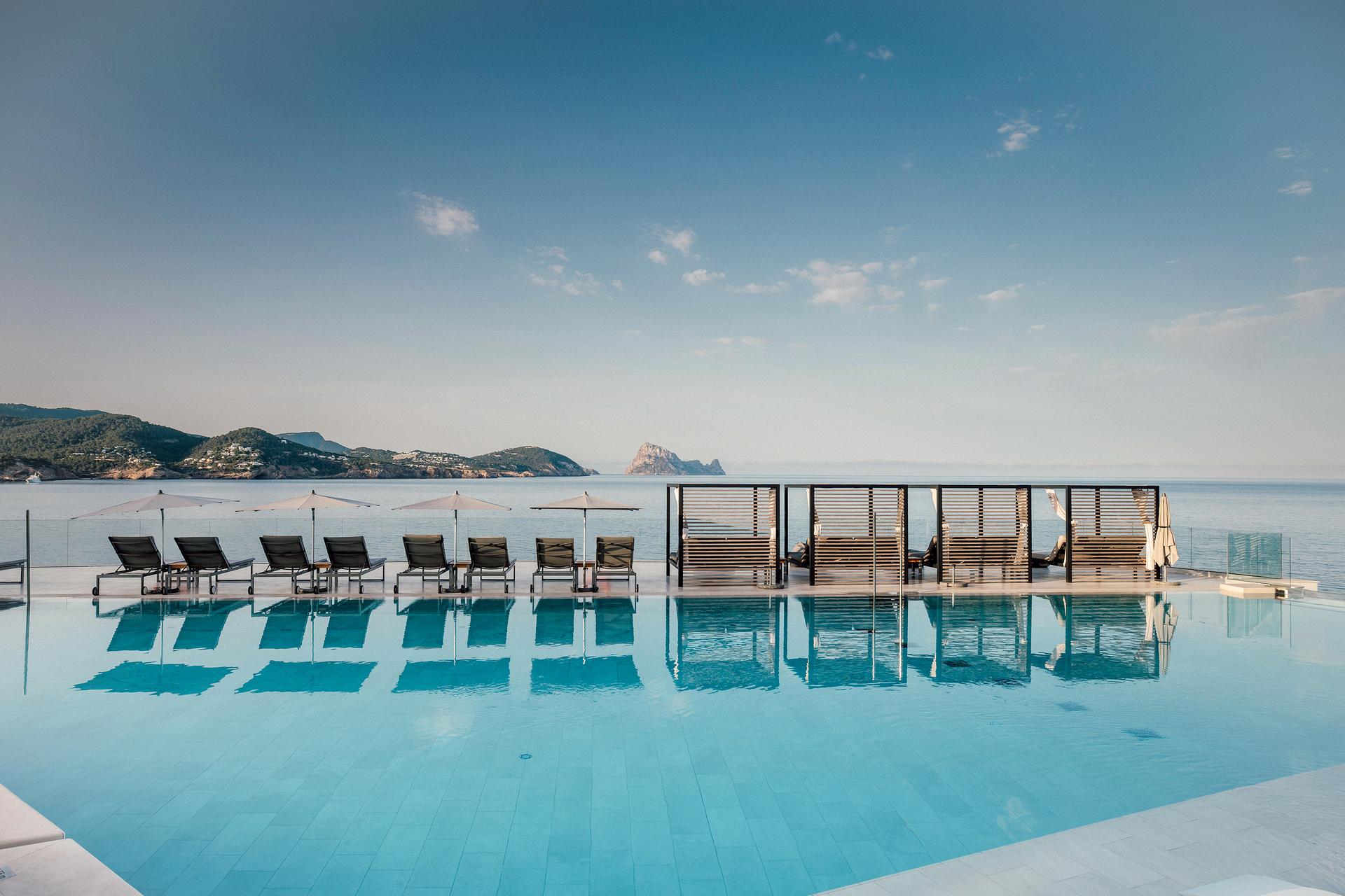 Infinity Swimming Pool