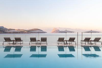 Infinity Swimming Pool