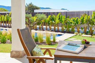 Laguna Suite Swim Up