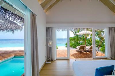 Deluxe Beach Suite with Pool