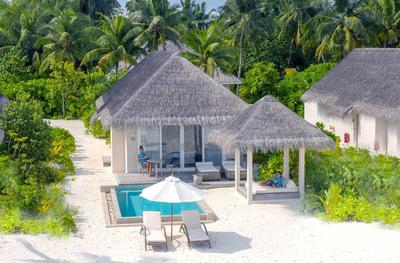 Deluxe Beach Villa with Pool