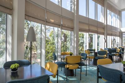 Club Lounge