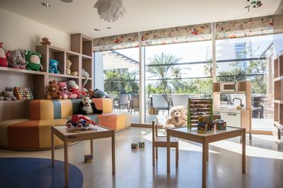 Club Lounge - Kids Play Area