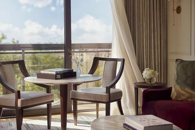 Junior City View Suite
