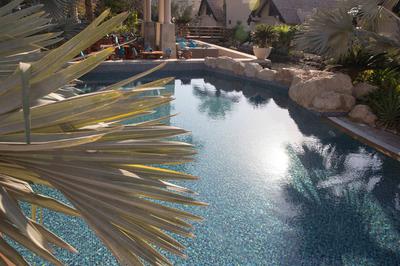 Pool Bar