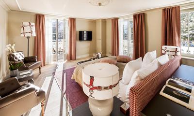 Deluxe Chic Room