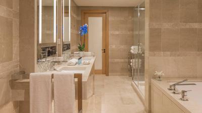 Four Seasons Garden-View Suite
