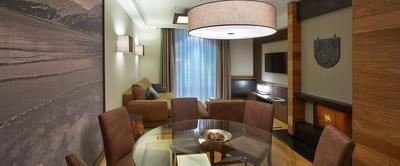 Deluxe One Bedroom Alpine Suite