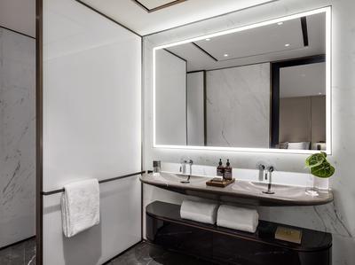 Penthouse Suite - Bathroom