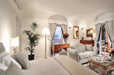 Deluxe Suite with Sea View and Terrace