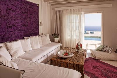 In-House Villa Psarou