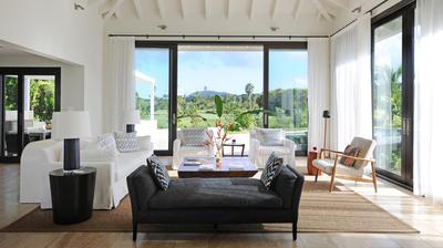 Three-Bedroom Pinney's Beach Villa / Four-Bedroom Pinney's Beach Villa