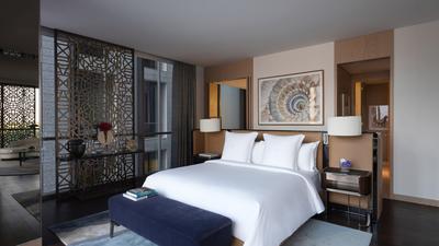 Four Seasons Deluxe Executive Suite