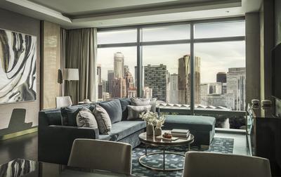 Four Seasons Park-View Suite