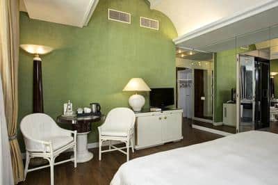 Prestige Patio Room