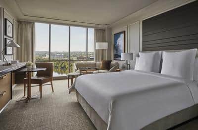 Lake-View Deluxe Room