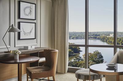 Lake-View Deluxe Room