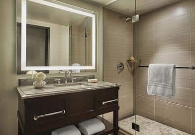 Lake-View Room