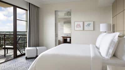 Golden Oak View Suite