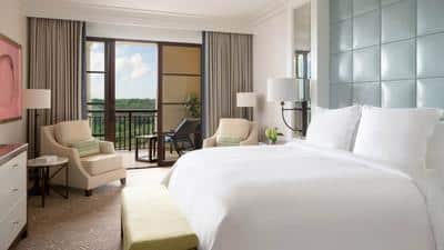 Lake View Deluxe Suite