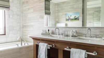 Golden Oak View Suite
