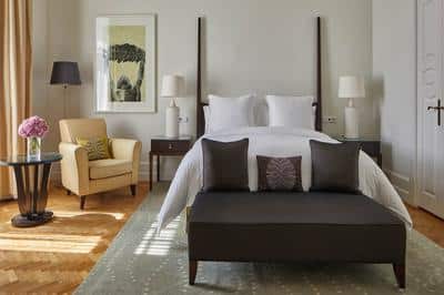Chain Bridge Suite