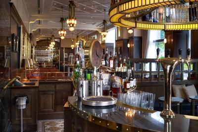 Kollázs – Brasserie & Bar